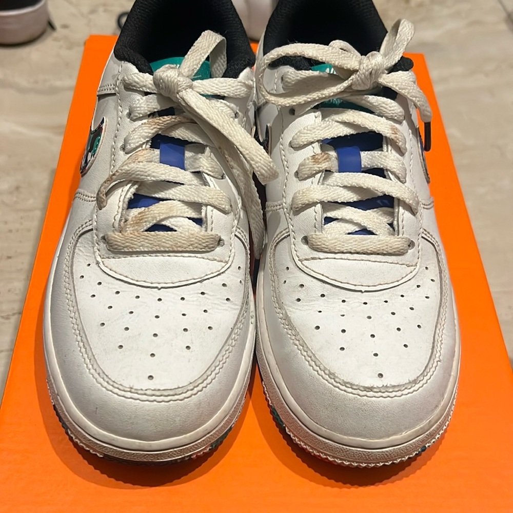 Boys Size 1 Nike airforces